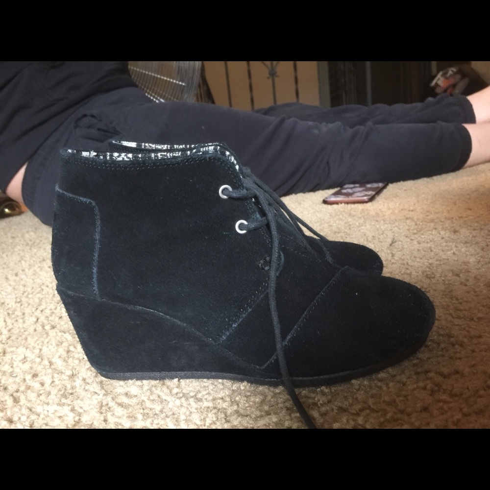 TOMS wedges